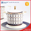 Awalong Knochen China Abendessen mit königlichen Design goldenen Felge Keramik Western Geschirr Set gesetzt